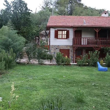 Kartapis Konak Huzurlu Ve Oezel Havuzlu