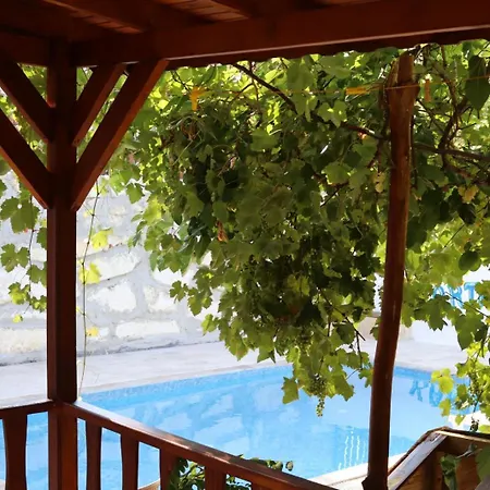 Villa Kartapis Konak Huzurlu Ve Oezel Havuzlu Kas