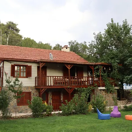 Kartapis Konak Huzurlu Ve Oezel Havuzlu Villa