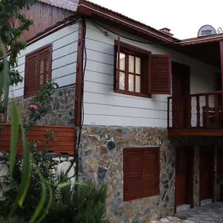 Kartapis Konak Huzurlu Ve Oezel Havuzlu Villa Kas