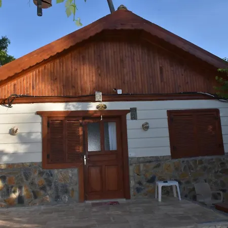 Kartapis Konak Huzurlu Ve Oezel Havuzlu Villa