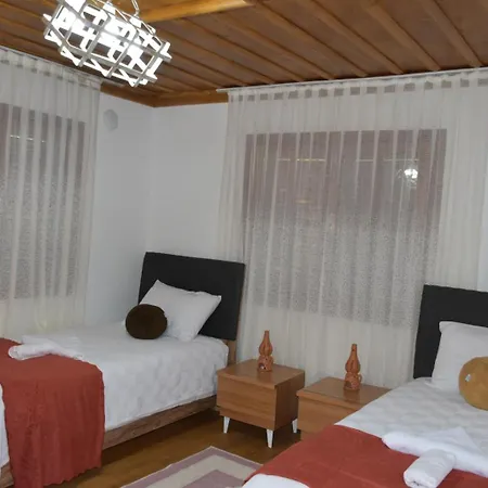 Kartapis Konak Huzurlu Ve Oezel Havuzlu Villa Kas